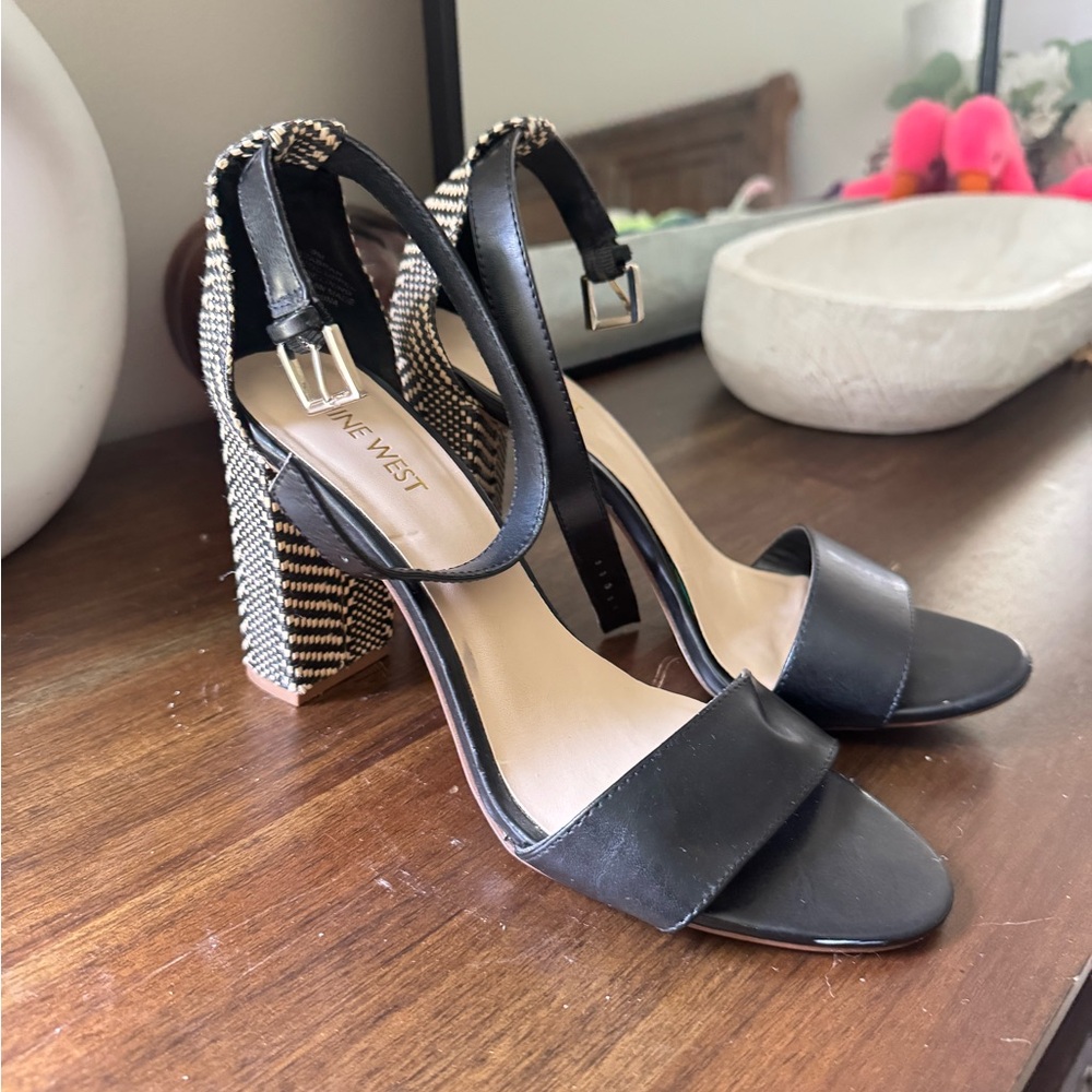 Nine West Black Open-Toed Heels Size 9